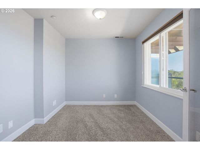 520 Se COLUMBIA RIVER Dr 422, Vancouver, WA 98660