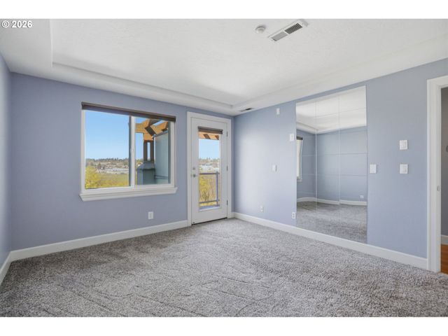 520 Se COLUMBIA RIVER Dr 422, Vancouver, WA 98660