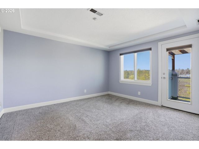 520 Se COLUMBIA RIVER Dr 422, Vancouver, WA 98660