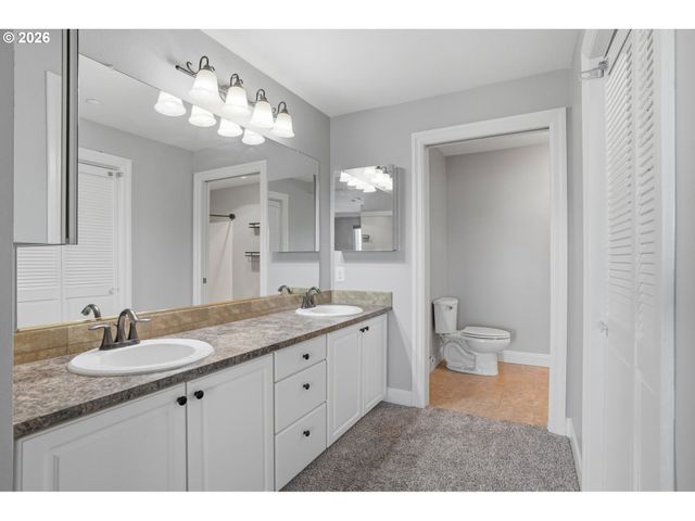 520 Se COLUMBIA RIVER Dr 422, Vancouver, WA 98660