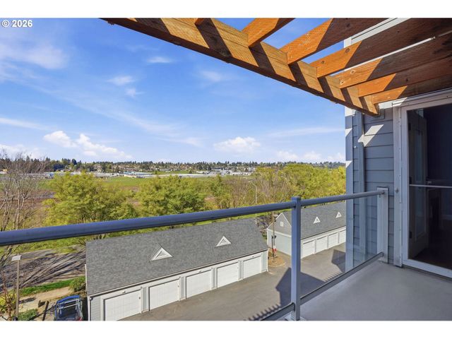520 Se COLUMBIA RIVER Dr 422, Vancouver, WA 98660