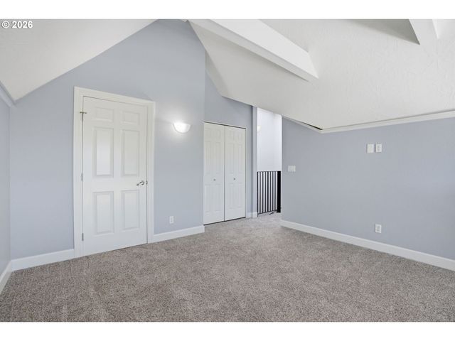 520 Se COLUMBIA RIVER Dr 422, Vancouver, WA 98660