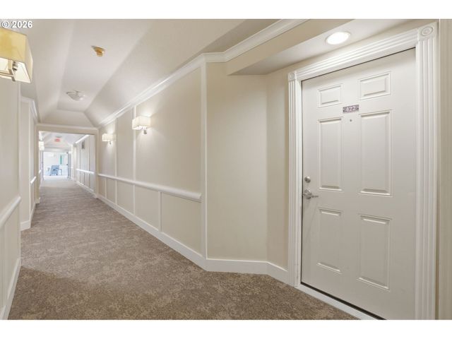 520 Se COLUMBIA RIVER Dr 422, Vancouver, WA 98660