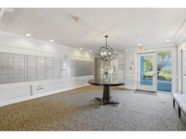 520 Se COLUMBIA RIVER Dr 422, Vancouver, WA 98660