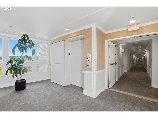 520 Se COLUMBIA RIVER Dr 422, Vancouver, WA 98660