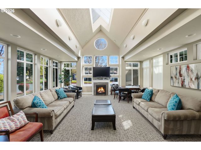 520 Se COLUMBIA RIVER Dr 422, Vancouver, WA 98660