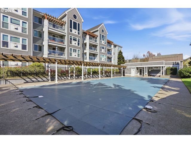 520 Se COLUMBIA RIVER Dr 422, Vancouver, WA 98660