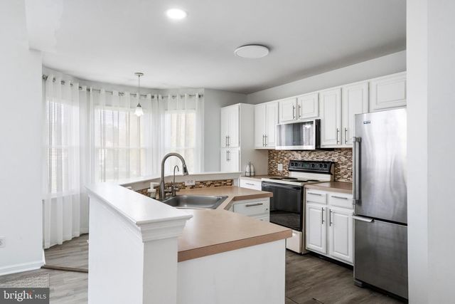 311 WINDSOR PL, Macungie, PA 18062