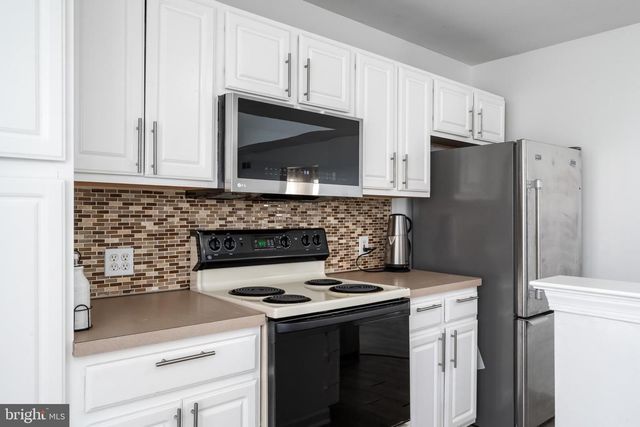 311 WINDSOR PL, Macungie, PA 18062