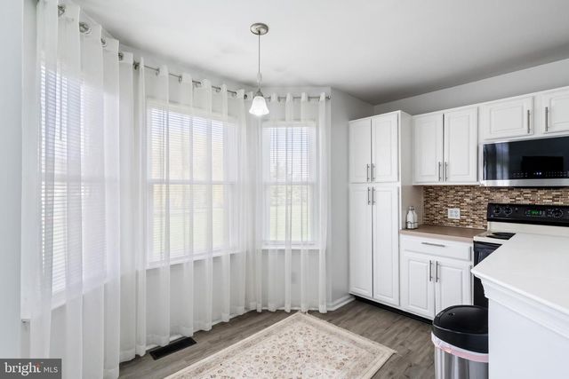 311 WINDSOR PL, Macungie, PA 18062