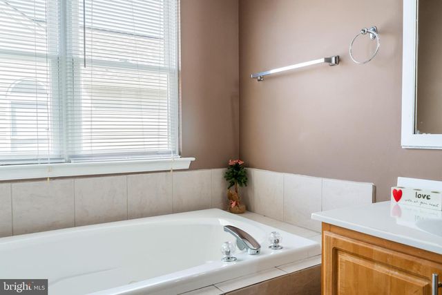 311 WINDSOR PL, Macungie, PA 18062