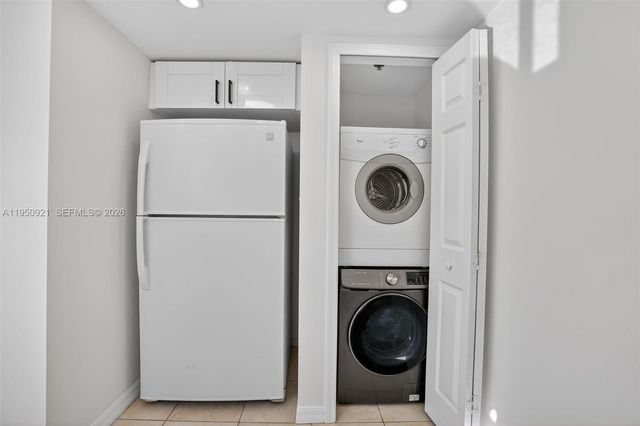 2475 NW 16th St Rd 310, Miami, FL 33125