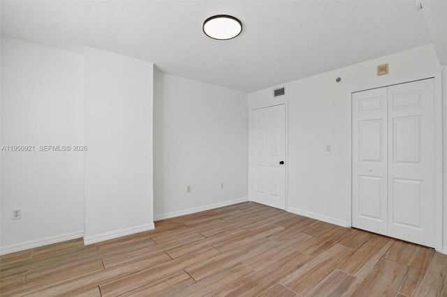 2475 NW 16th St Rd 310, Miami, FL 33125