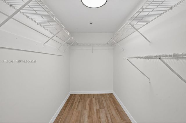 2475 NW 16th St Rd 310, Miami, FL 33125