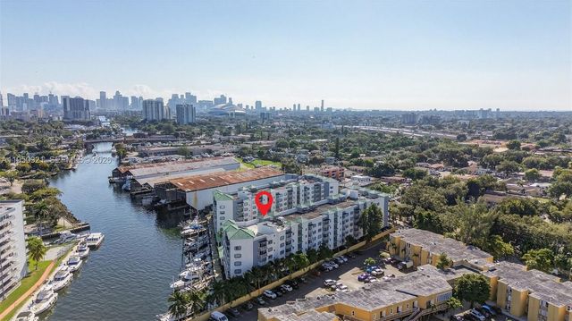 2475 NW 16th St Rd 310, Miami, FL 33125