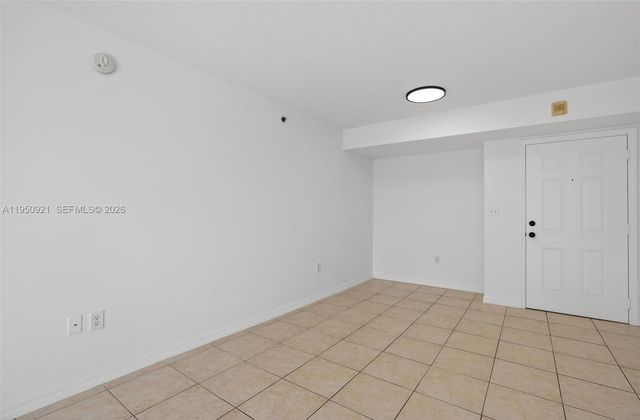 2475 NW 16th St Rd 310, Miami, FL 33125