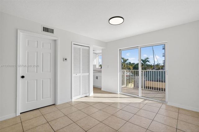 2475 NW 16th St Rd 310, Miami, FL 33125