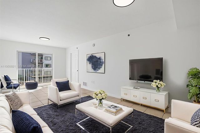 2475 NW 16th St Rd 310, Miami, FL 33125