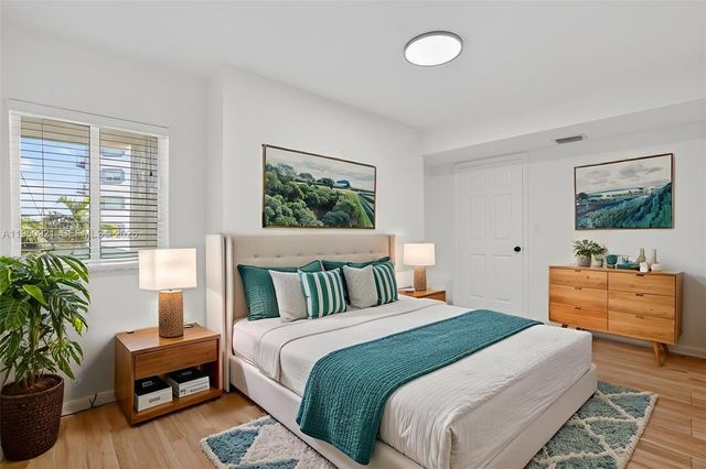 2475 NW 16th St Rd 310, Miami, FL 33125