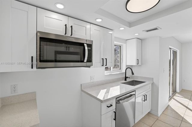 2475 NW 16th St Rd 310, Miami, FL 33125