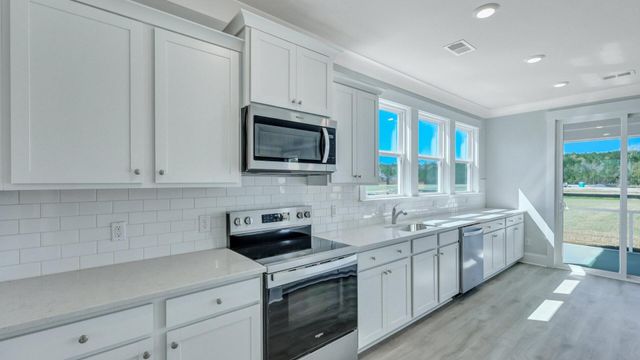 116 Coastline Street, Ridgeville, SC 29472