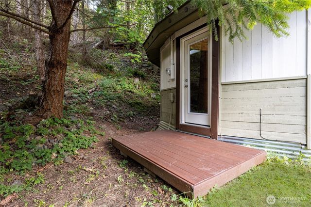1217 Jamison Street, Lummi Island, WA 98262
