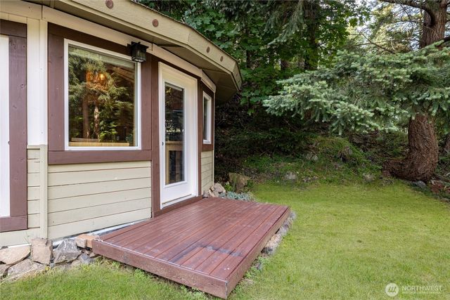 1217 Jamison Street, Lummi Island, WA 98262