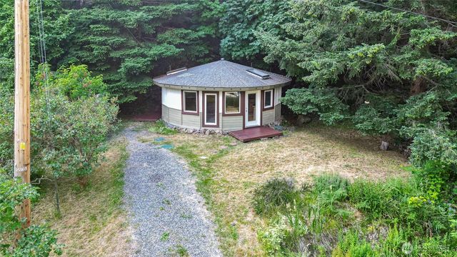 1217 Jamison Street, Lummi Island, WA 98262
