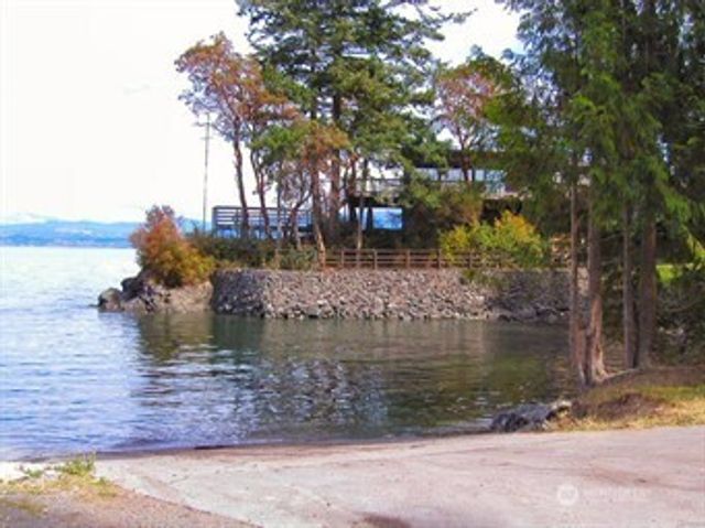 1217 Jamison Street, Lummi Island, WA 98262