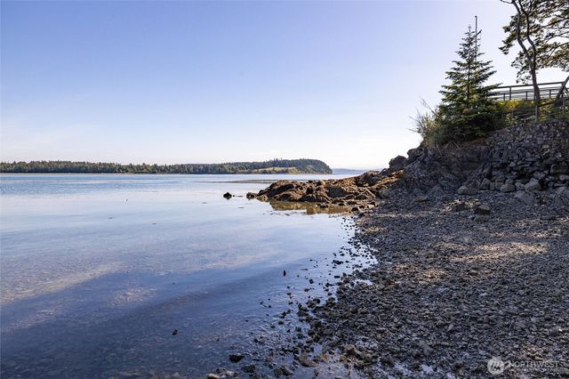 1217 Jamison Street, Lummi Island, WA 98262