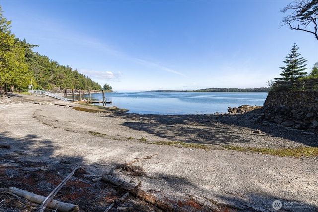 1217 Jamison Street, Lummi Island, WA 98262