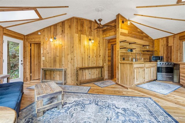1217 Jamison Street, Lummi Island, WA 98262