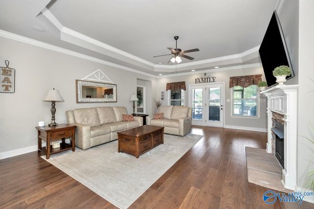 3020 Greenway Circle SE, Owens Cross Roads, AL 35763