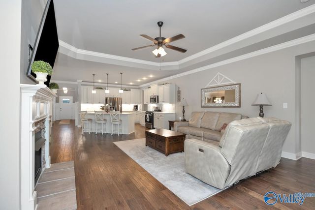 3020 Greenway Circle SE, Owens Cross Roads, AL 35763