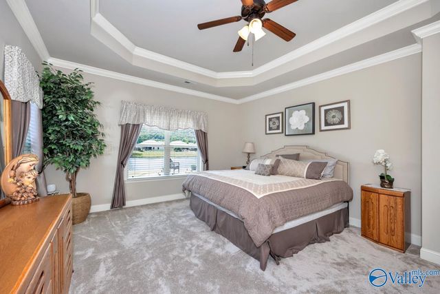 3020 Greenway Circle SE, Owens Cross Roads, AL 35763