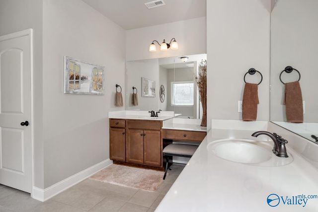 3020 Greenway Circle SE, Owens Cross Roads, AL 35763