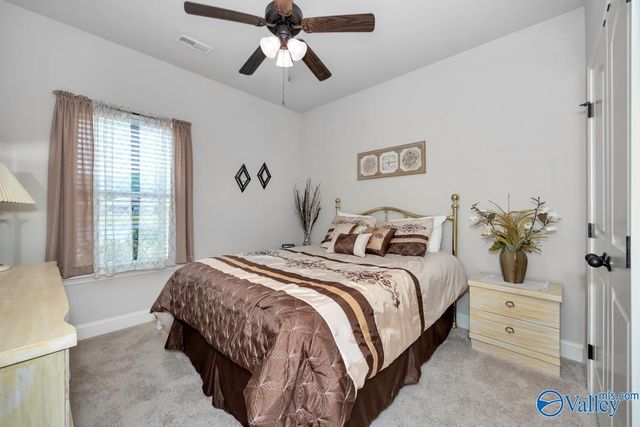 3020 Greenway Circle SE, Owens Cross Roads, AL 35763