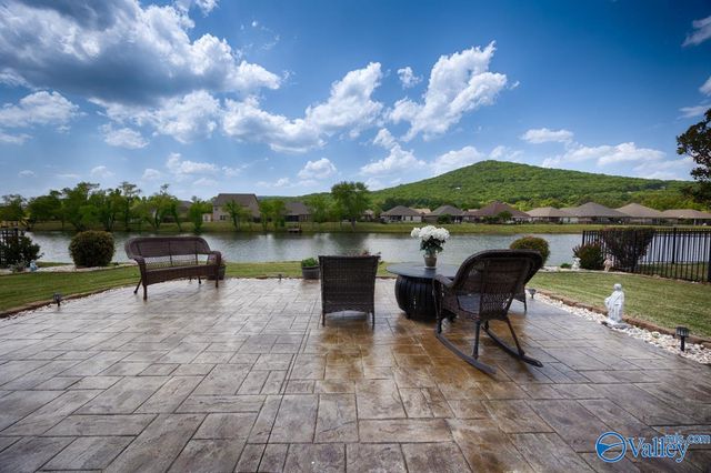 3020 Greenway Circle SE, Owens Cross Roads, AL 35763