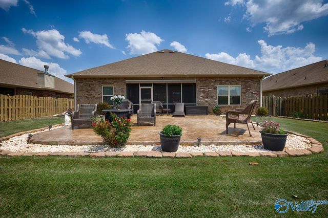 3020 Greenway Circle SE, Owens Cross Roads, AL 35763