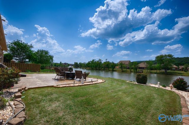 3020 Greenway Circle SE, Owens Cross Roads, AL 35763
