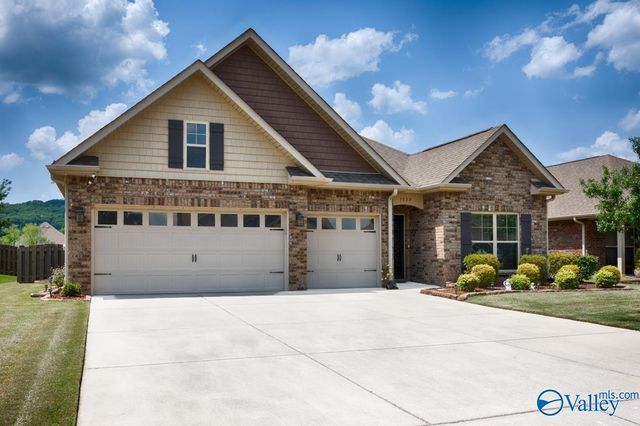 3020 Greenway Circle SE, Owens Cross Roads, AL 35763
