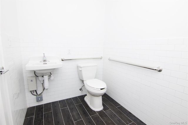 18-31 42nd Street, Astoria, NY 11105