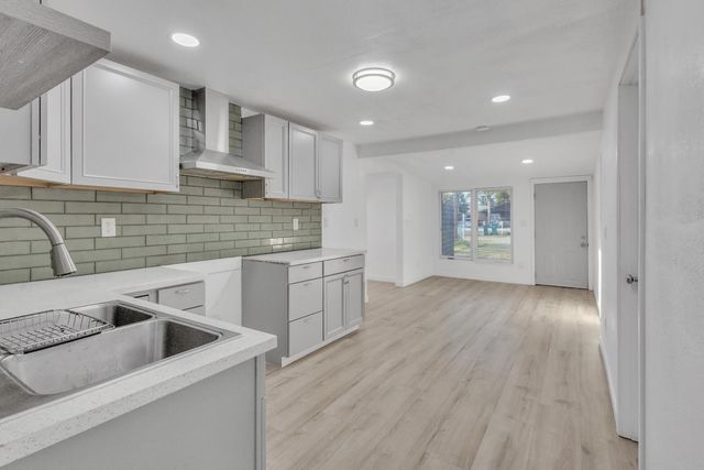 5224 Ardelle Ave, Stockton, CA 95215