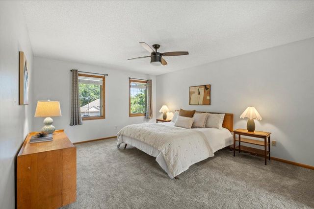 794 Interlachen Draw, Woodbury, MN 55125