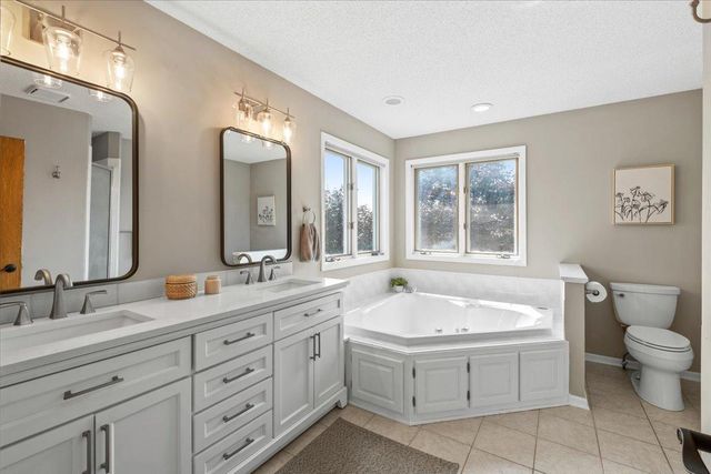 794 Interlachen Draw, Woodbury, MN 55125