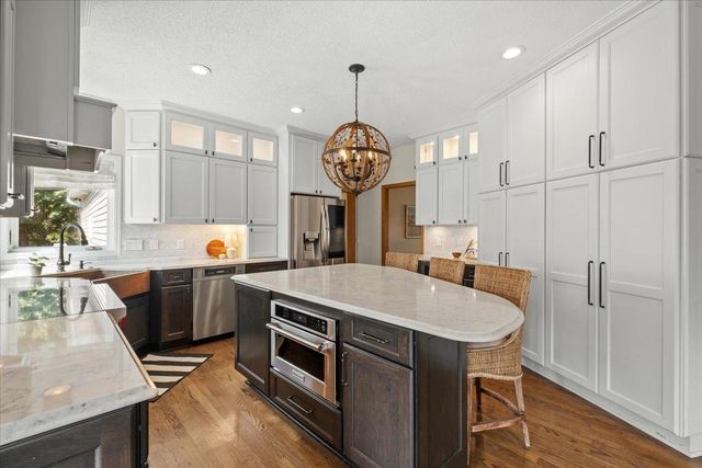 794 Interlachen Draw, Woodbury, MN 55125