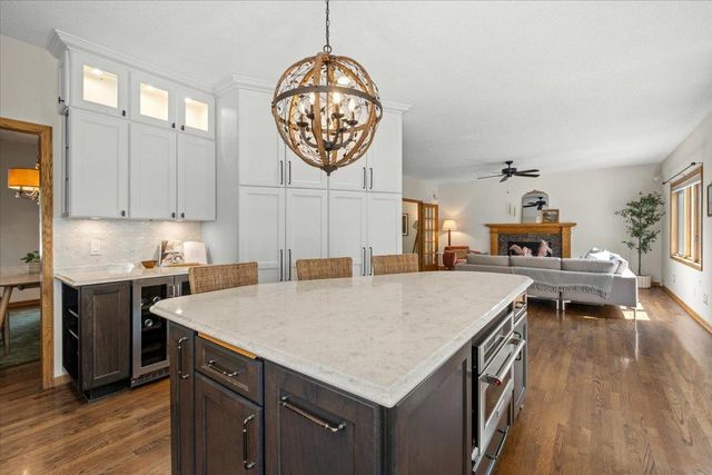 794 Interlachen Draw, Woodbury, MN 55125