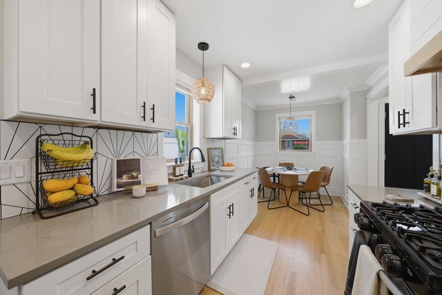 5204 S Oak Park Avenue, Chicago, IL 60638