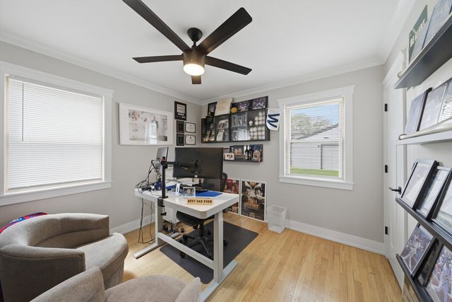 5204 S Oak Park Avenue, Chicago, IL 60638