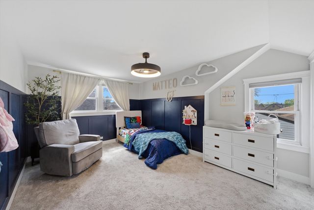 5204 S Oak Park Avenue, Chicago, IL 60638